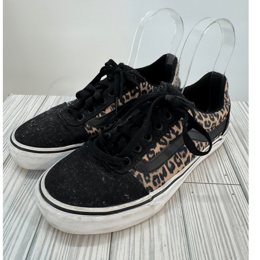 Vans Low‎ Top Black and Leopard Print Suede Skate Shoes Sneakers Women's 7.5